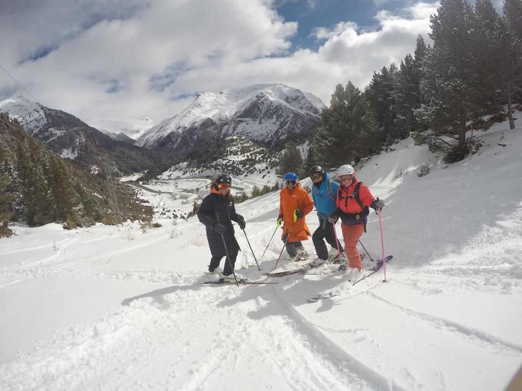 Practicar esquí activa hormonas del bienestar